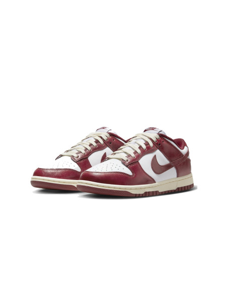 NIKE DUNK LOW PRM TEAM RED (W) - FJ4555100